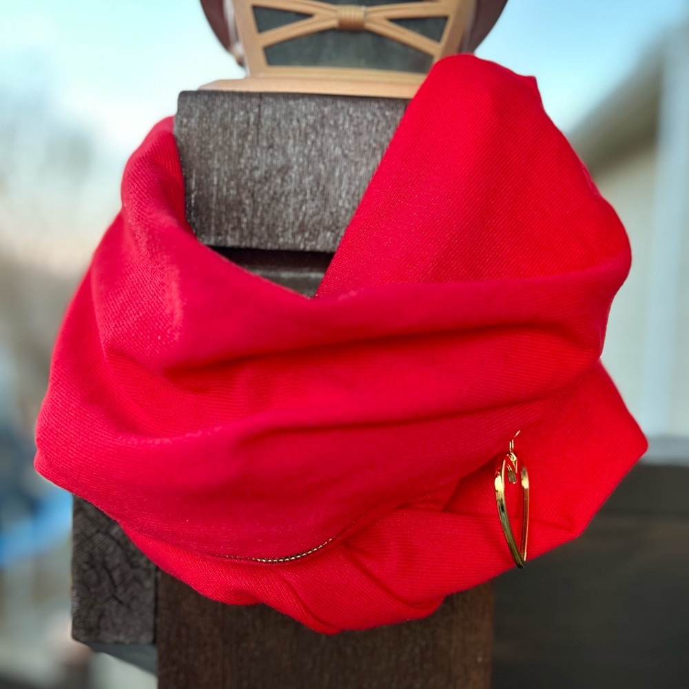 Red Polyester blend Infinity Scarf 🧣 with Zipper Heart ❤️